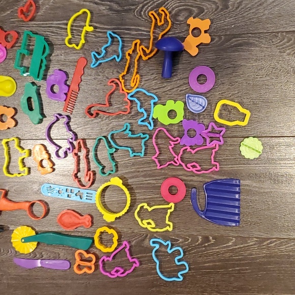 Playdoh Cutters / Accessories - Picture 2 of 3